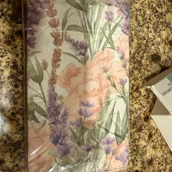 Wrapaholic 50Pcs Purple Lavender Floral Guest disposable paper Napkins - 3-Ply - Picture 2 of 5